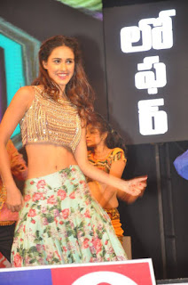 Disha Patani in lovely dance performance on stage